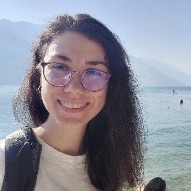 A person taking a selfie

AI-generated content may be incorrect.